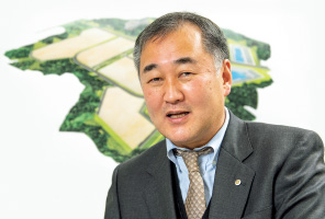 図版：スポーツベット アービトラージ町役場産業振興課の清水中課長