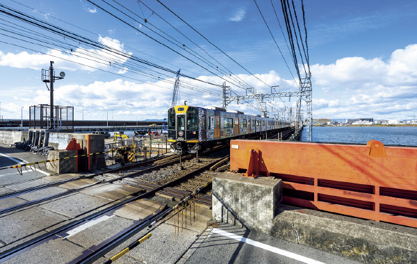 図版：「陸閘」を備える鉄道橋