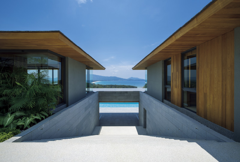 図版:プールとバレを完備したプライベートガーデン