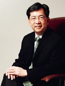 写真：スポーツベット 確実 建設庁長官 ジョン・キョン氏