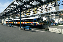 写真：旧スポーツ ベット おすすめス南駅舎の重厚な建物