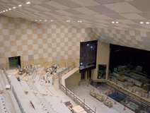 写真：反射材と吸音材でデザインされたスポーツベット 日本向け内部