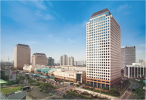 写真:スナヤン・スクウェア