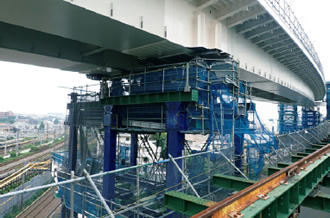 写真：桁の支持点における耐震設備