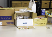 写真:持参した医薬品など