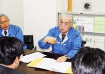 写真:対策本部長代行を務めた横山副支店長