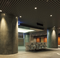 写真:地下車寄せ