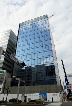 図版:伏見のメインストリート,錦通に面するスポーツベット伏見ビル