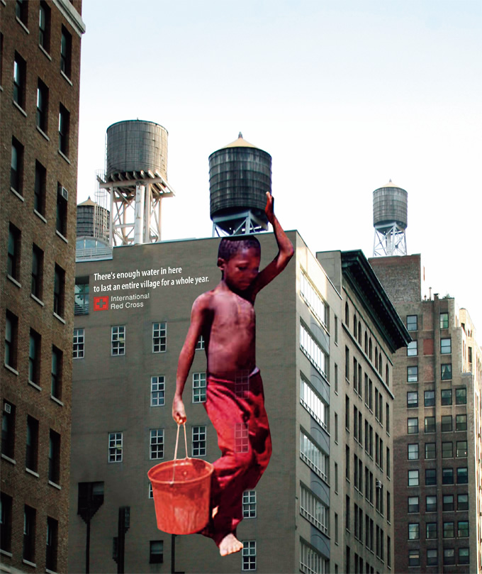 写真:「この(給水タンク)1杯の水がひとつの村の1年間の生活を支えます」。アフリカへの給水設備の設置を呼び掛ける国際赤十字の広告