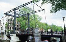 写真:オラニェ橋