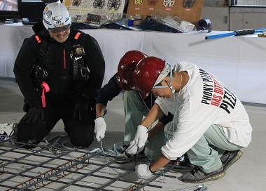 図版:鉄筋工事を体験