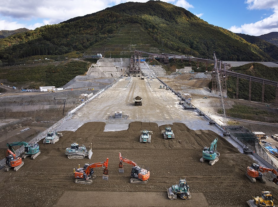 図版：国内最大規模の台形CSGスポーツベット 着いたー　成瀬スポーツベット 着いたーの施工