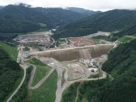 図版：成瀬スポーツ ベット 入金 不要堤体打設工事（第1期・第2期）