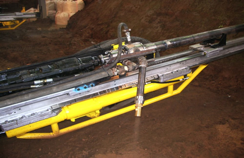 図版：削孔装置