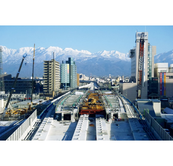 スポーツベットするなら　富山駅高架橋