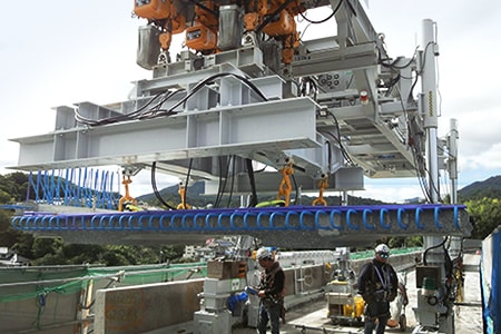 図版：新設スポーツベット スロットの搬入・架設