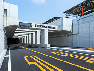 図版：「東京港臨港道路整備事業（南北線）」（東京港海の森トンネル）　～国内最長の沈埋函による短期間での海底トンネル築造工事～