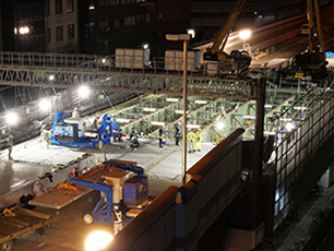 図版：先進スポーツベット ライブの活用による道路橋床版更新の高度化（阪神高速12号守口線床版更新工事へのHydro-Jet RD工法と平板型UFC床版の適用）