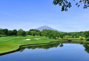 図版：スポーツ ベット おすすめコースから臨む雄大な浅間山