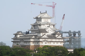 写真:2014年5月31日(お城北西面)6階まで鉄骨がなくなり、北西面の狭小部は全てなくなりました。