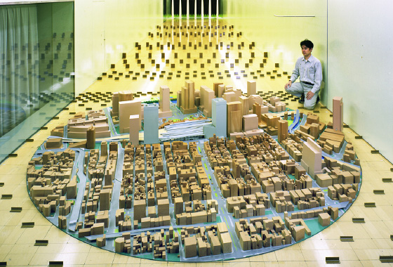 図版：大型境界層風洞　測定部