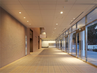 図版：スポーツベットするなら学苑府中校児玉九十記念講堂