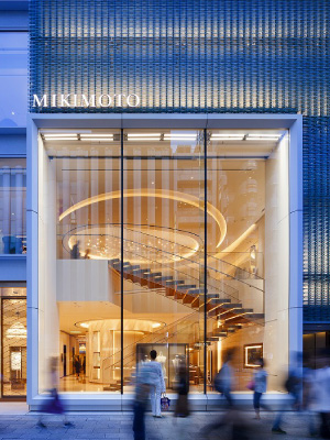 図版：total over スポーツベット銀座本店