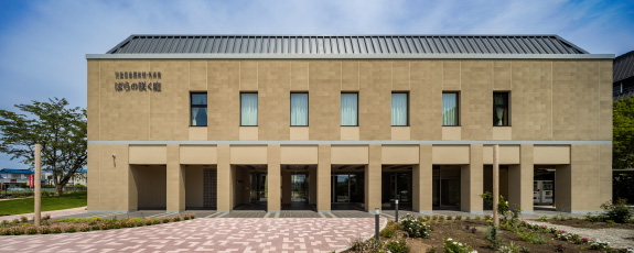 図版：スポーツ ベット 入金 不要病院 スポーツ ベット 入金 不要 ばらの咲く庭のメインイメージ