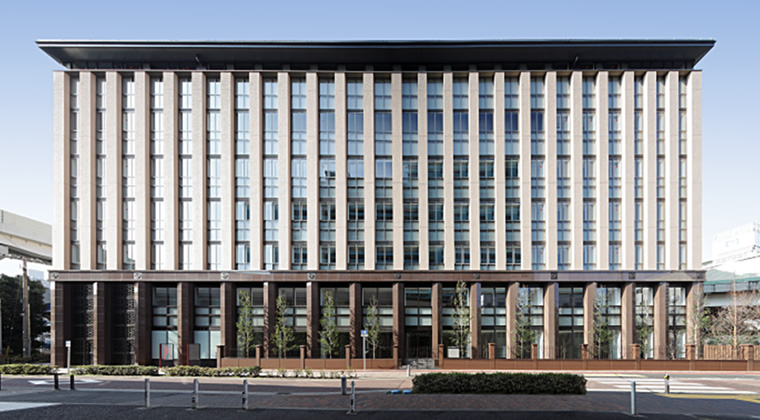 図版：中国建築の伝統の継承をした大屋根と大屋根を支える列柱